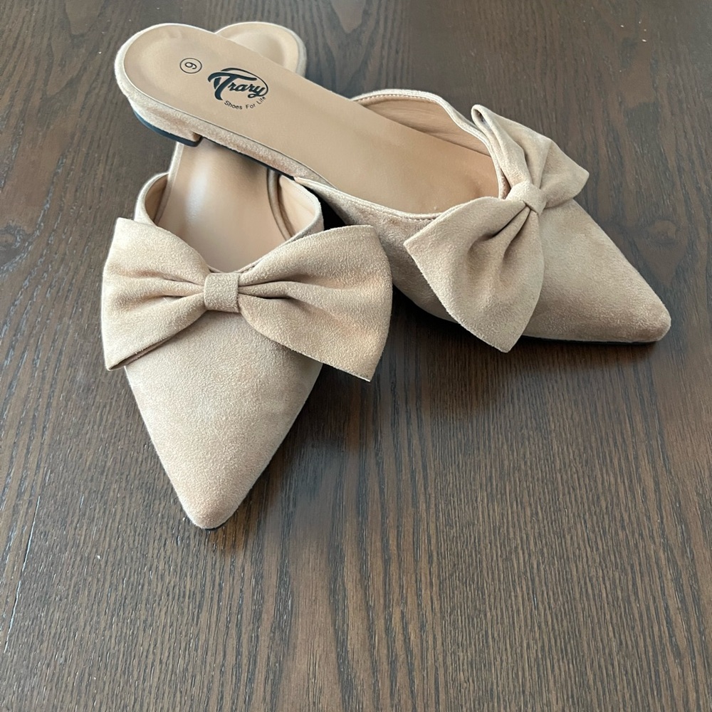 NEW Trary Camel Suede Bow Mules